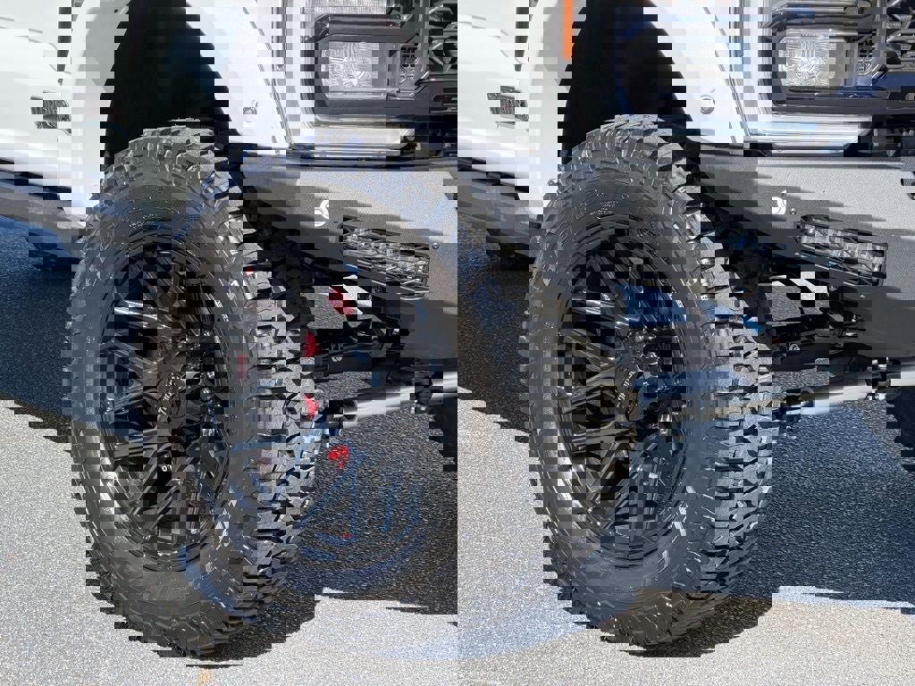 New 2026 Ford F250 Lariat w/ Black Appearance Package image 18