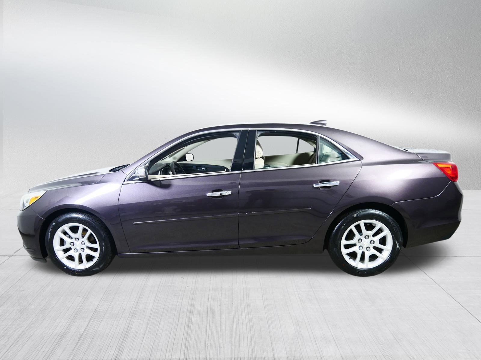 Used 2015 Chevrolet Malibu LT w/ Power Convenience Package image 4