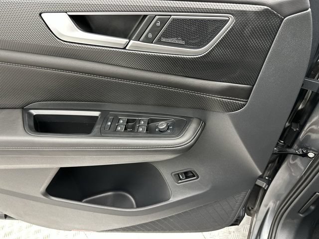 Used 2025 Volkswagen Atlas Cross Sport SEL Premium R-Line AWD/4WD image 13