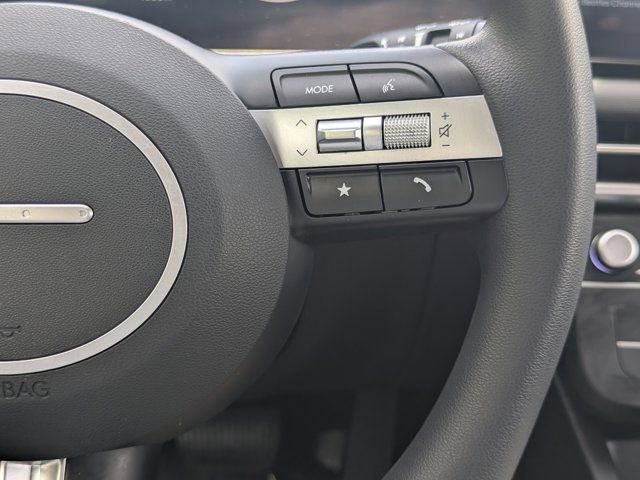 Used 2025 Hyundai Tucson SE FWD image 22