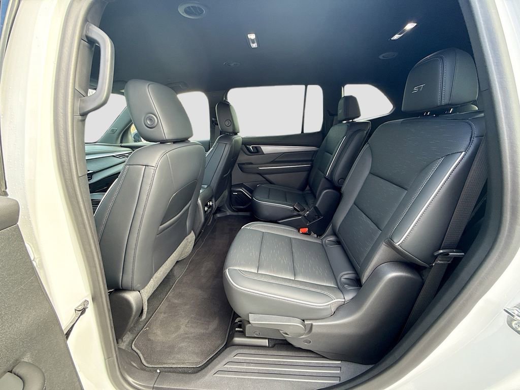 Used 2025 Buick Enclave Sport Touring image 25