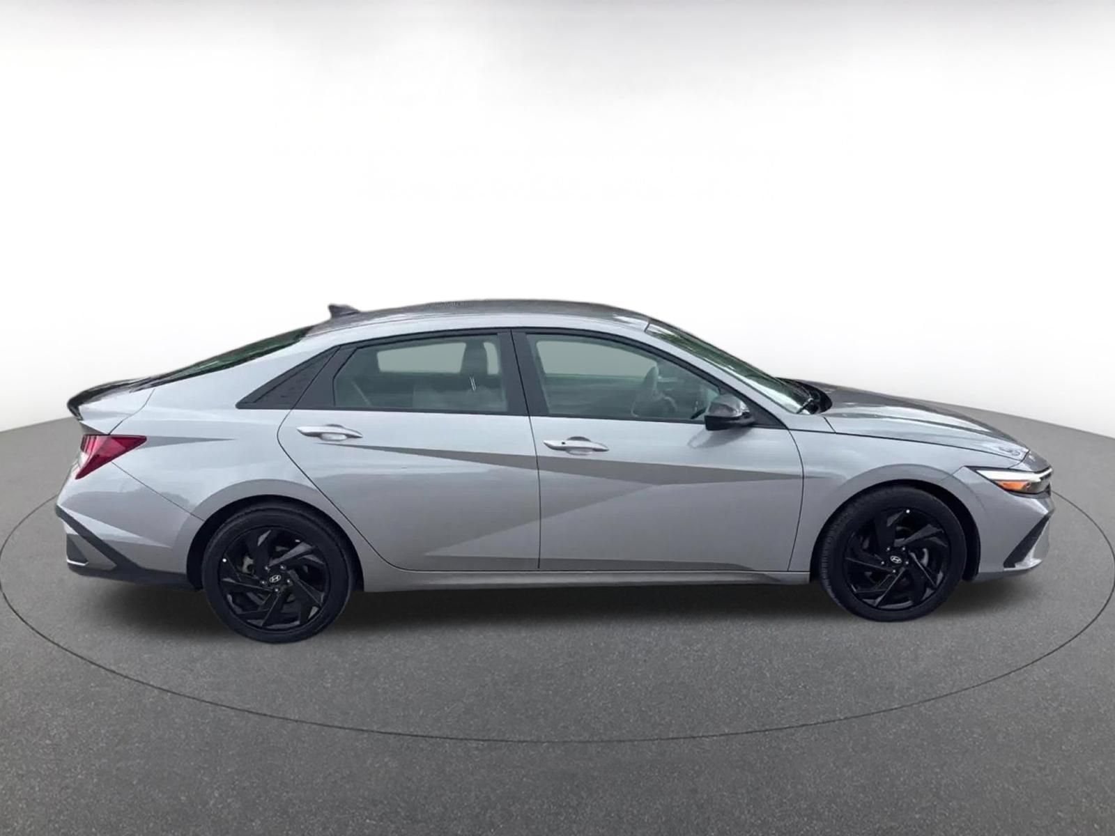 Used 2026 Hyundai Elantra Sport FWD image 16