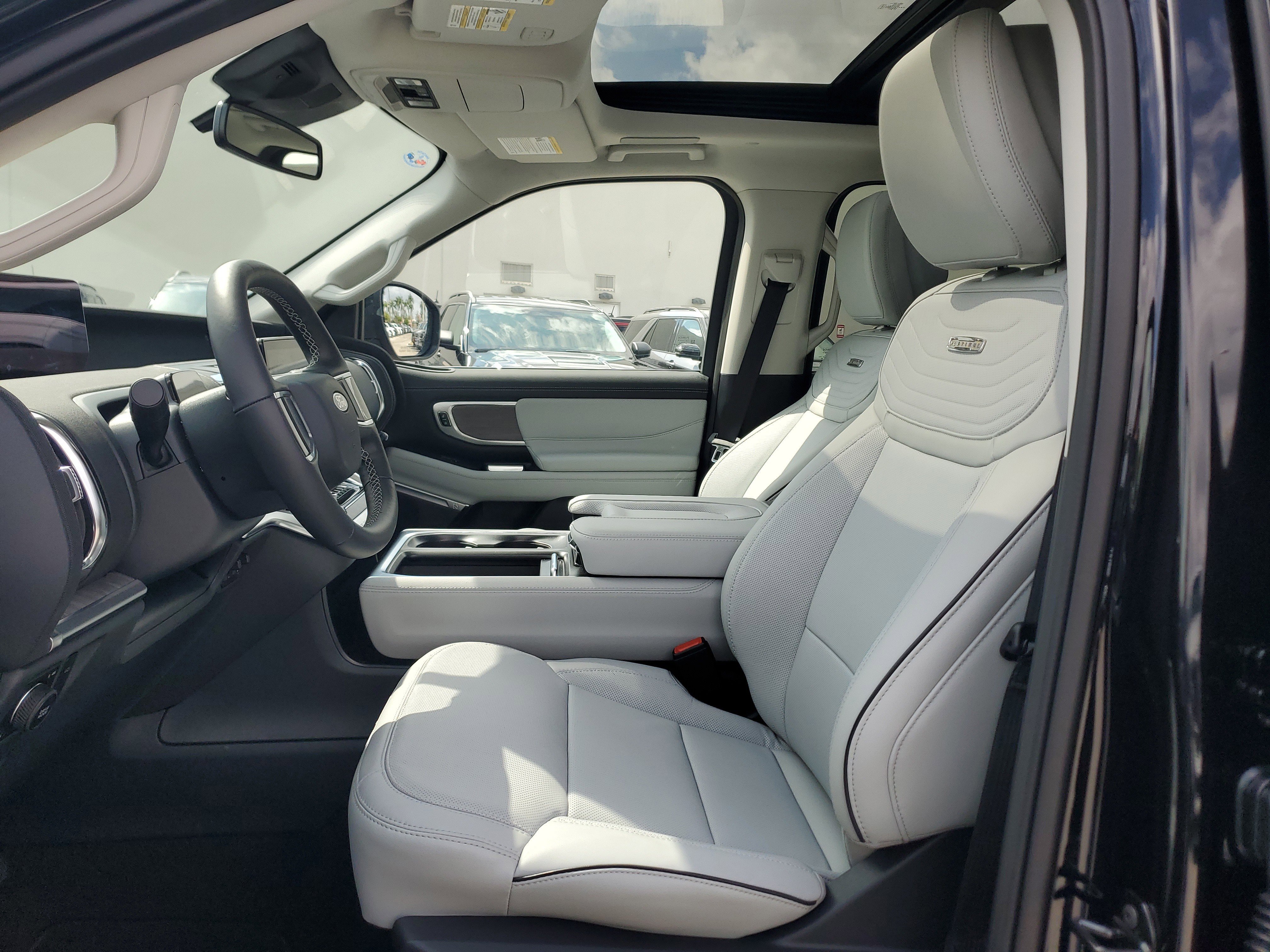 New 2026 Ford Expedition Max Platinum w/ Platinum Ultimate Package AWD/4WD image 10