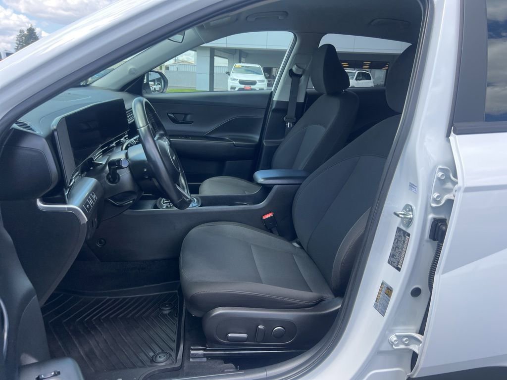 Used 2025 Hyundai Kona SEL AWD/4WD image 24