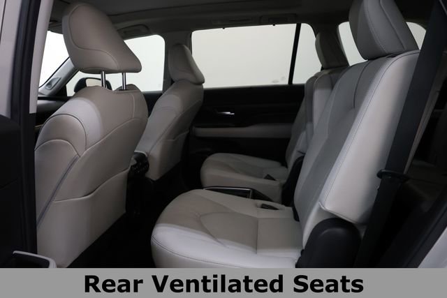 Used 2024 Toyota Grand Highlander Platinum image 31
