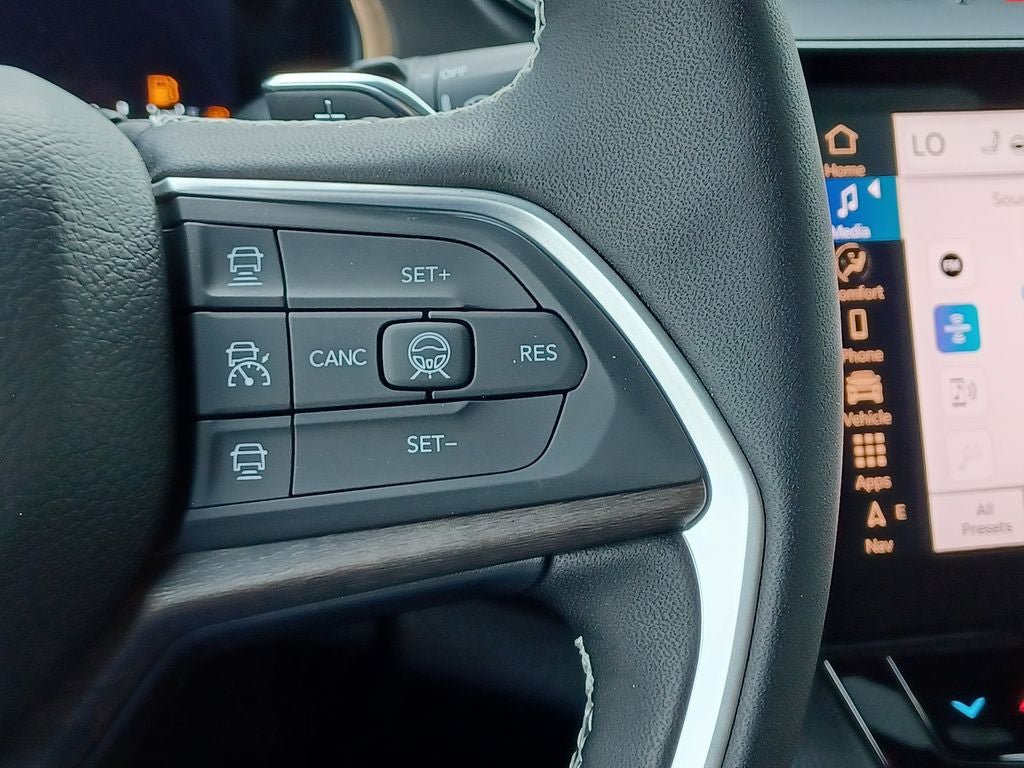 New 2026 Jeep Grand Cherokee Altitude AWD/4WD image 16