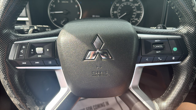 Used 2022 Mitsubishi Outlander SE AWD/4WD image 16