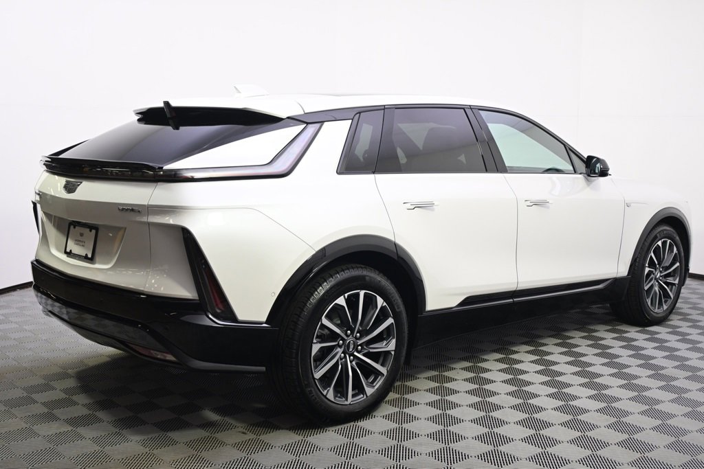 New 2025 Cadillac Lyriq Sport image 7