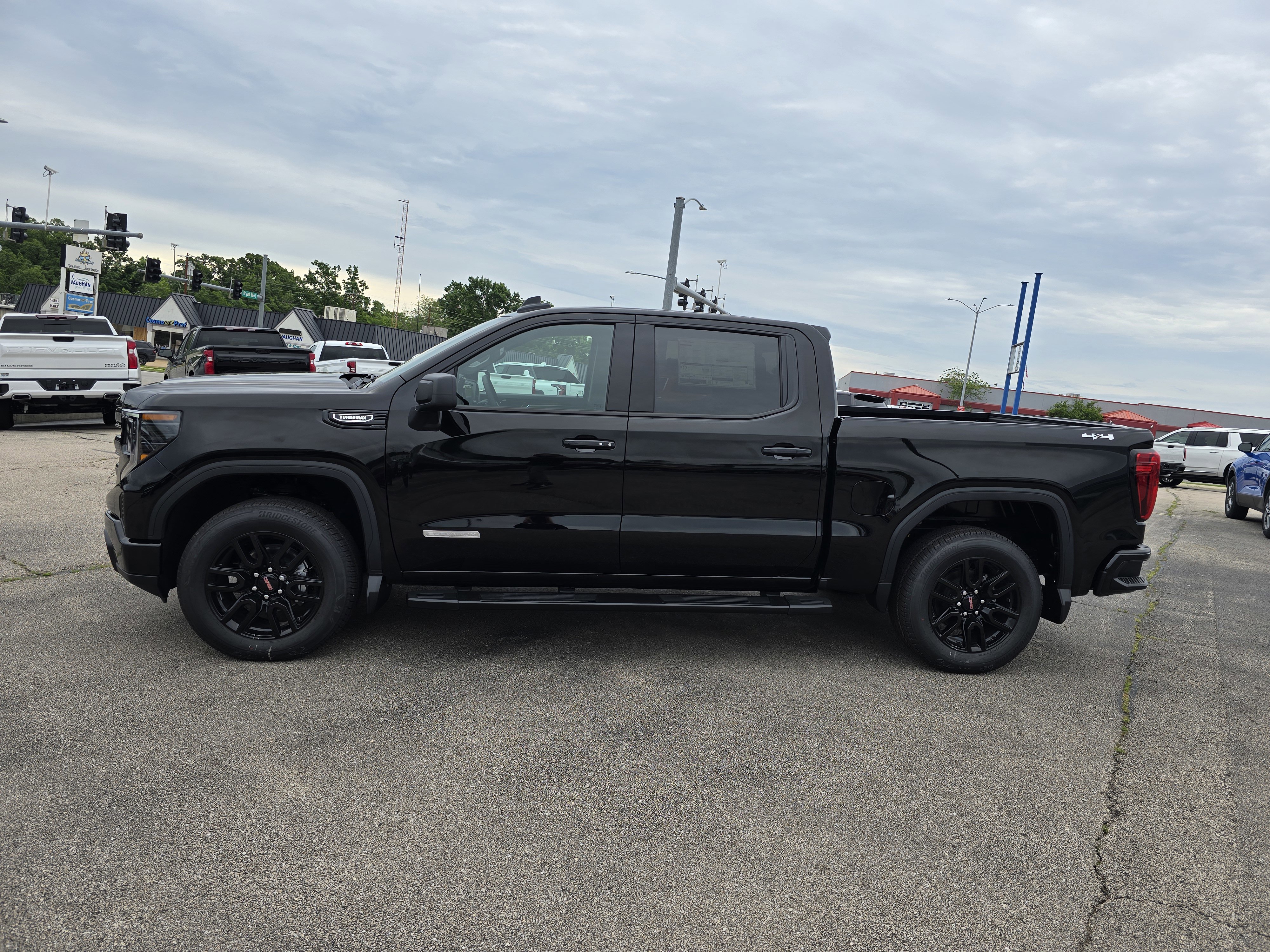 New 2025 GMC Sierra 1500 Elevation image 6