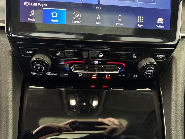 Used 2023 Jeep Grand Cherokee 4WD 4xe image 23