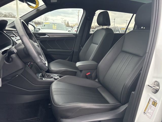 Certified 2023 Volkswagen Tiguan SE R-Line image 15