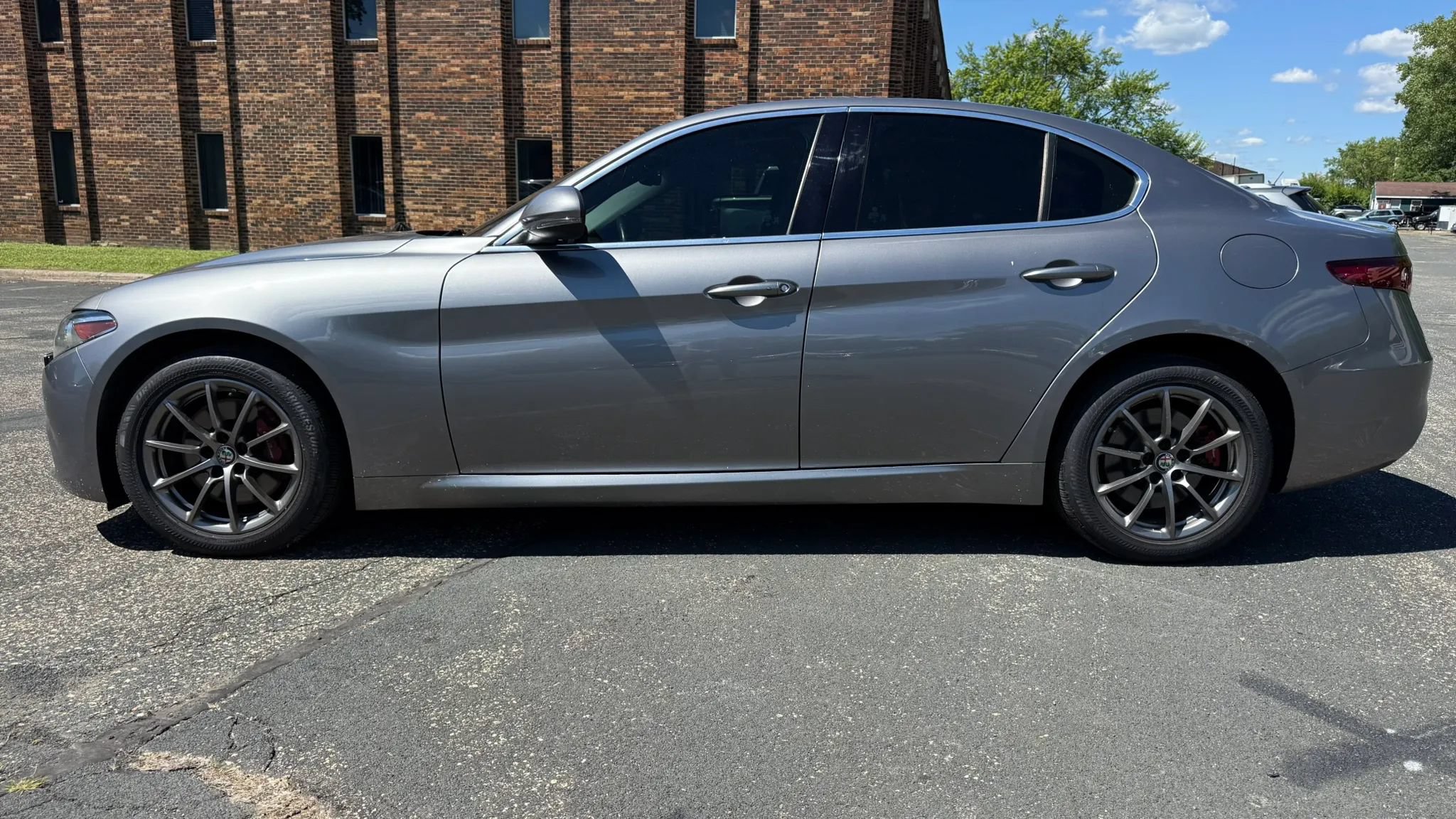 Used 2018 Alfa Romeo Giulia AWD image 5