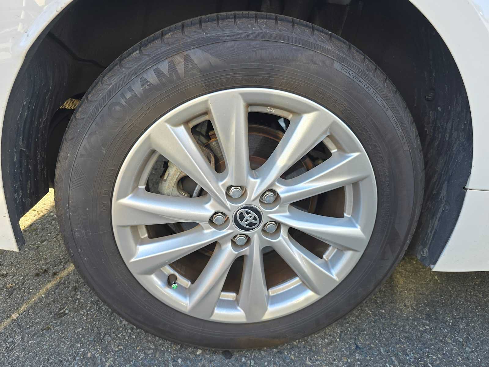 Used 2025 Toyota Corolla LE FWD image 4