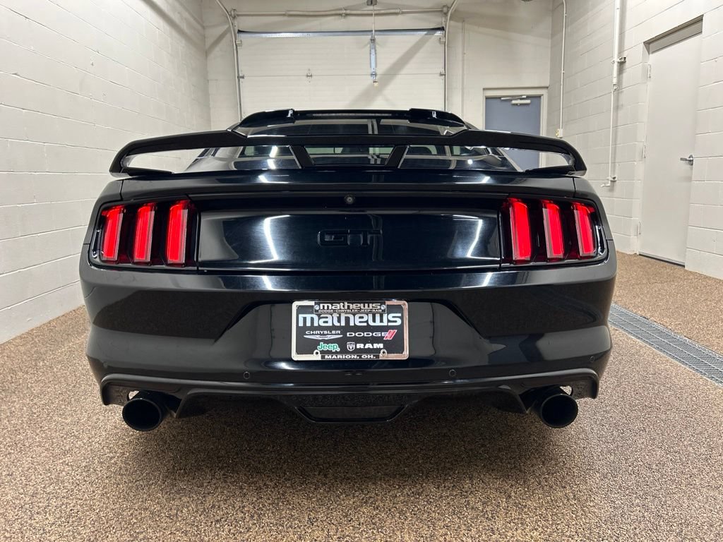 Used 2017 Ford Mustang GT w/ Black Accent Package RWD image 3
