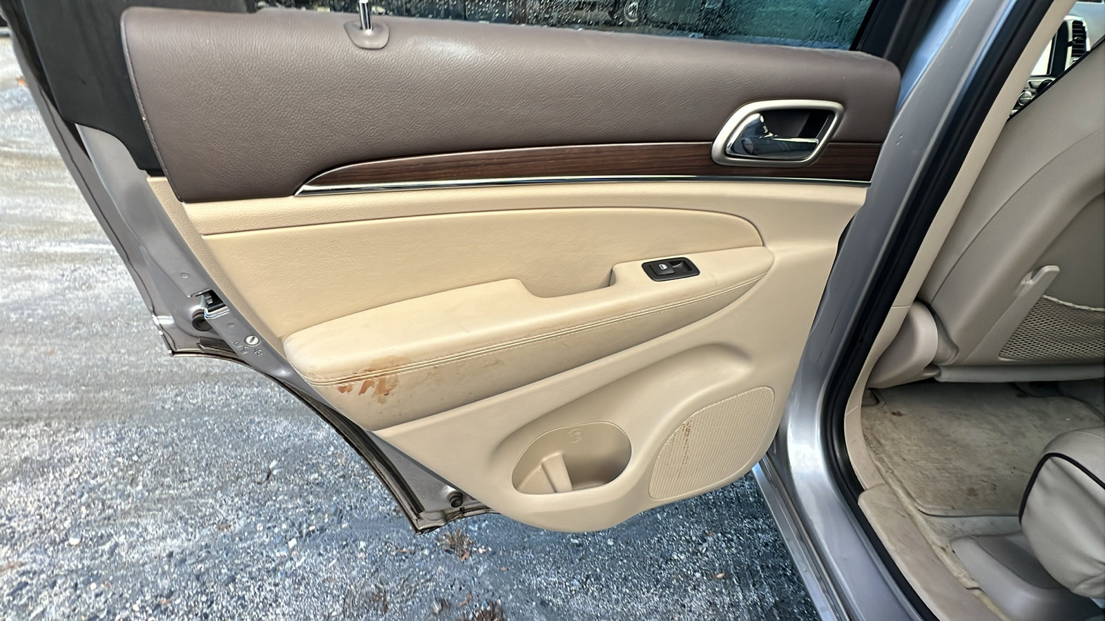 Used 2015 Jeep Grand Cherokee Overland w/ Advanced Technology Group image 22