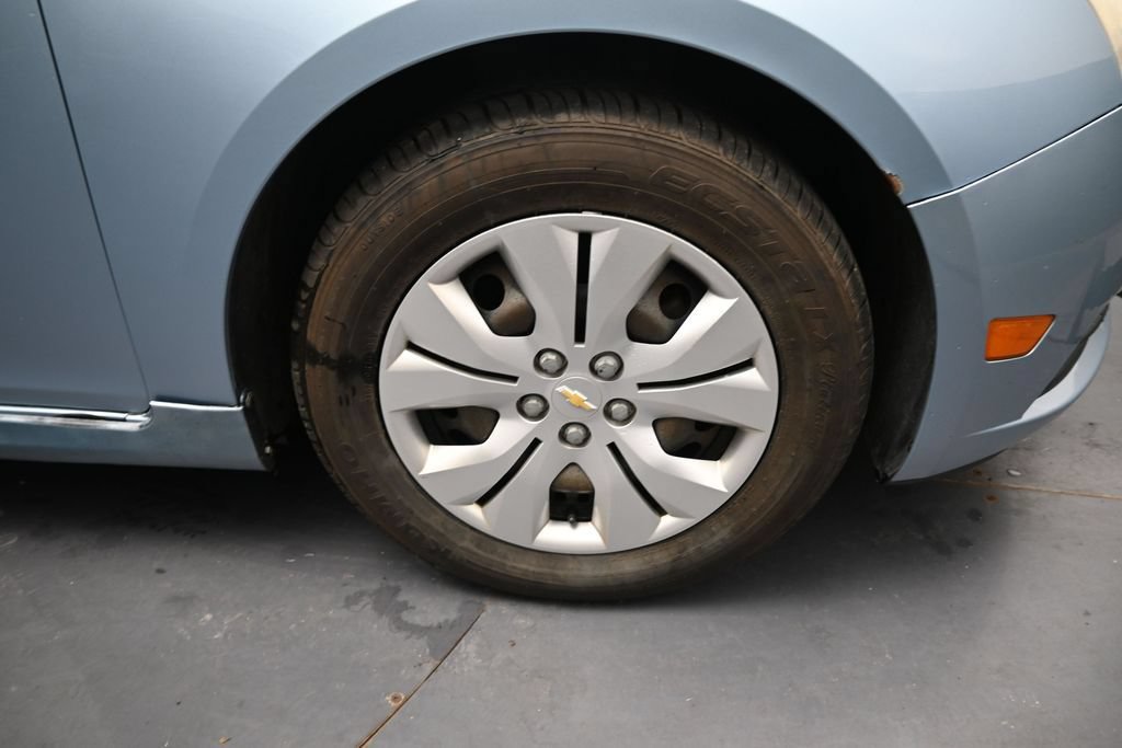 Used 2012 Chevrolet Cruze LS FWD image 15