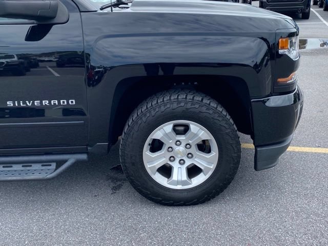 Used 2018 Chevrolet Silverado 1500 LT w/ All Star Edition AWD/4WD image 10