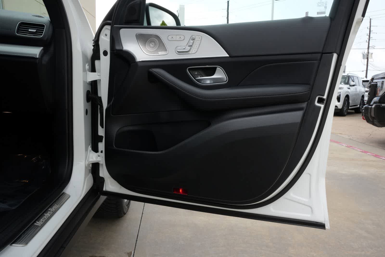 Used 2025 Mercedes-Benz GLE 350 4MATIC image 25