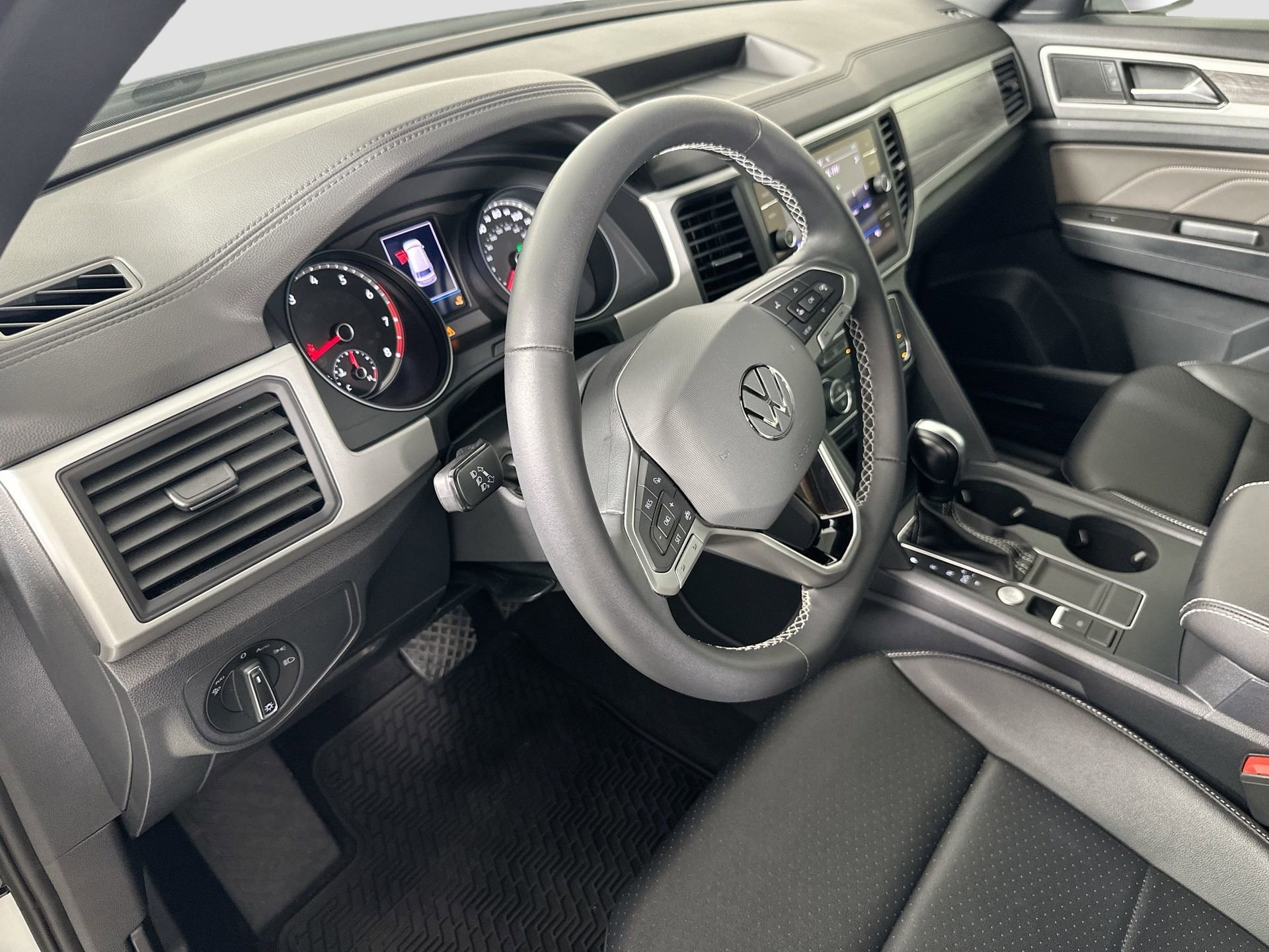 Certified 2021 Volkswagen Atlas Cross Sport SE image 9