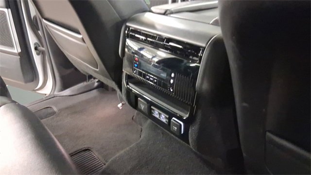 Used 2025 Jeep Wagoneer L Series II w/ 8-pass Seating Package image 18