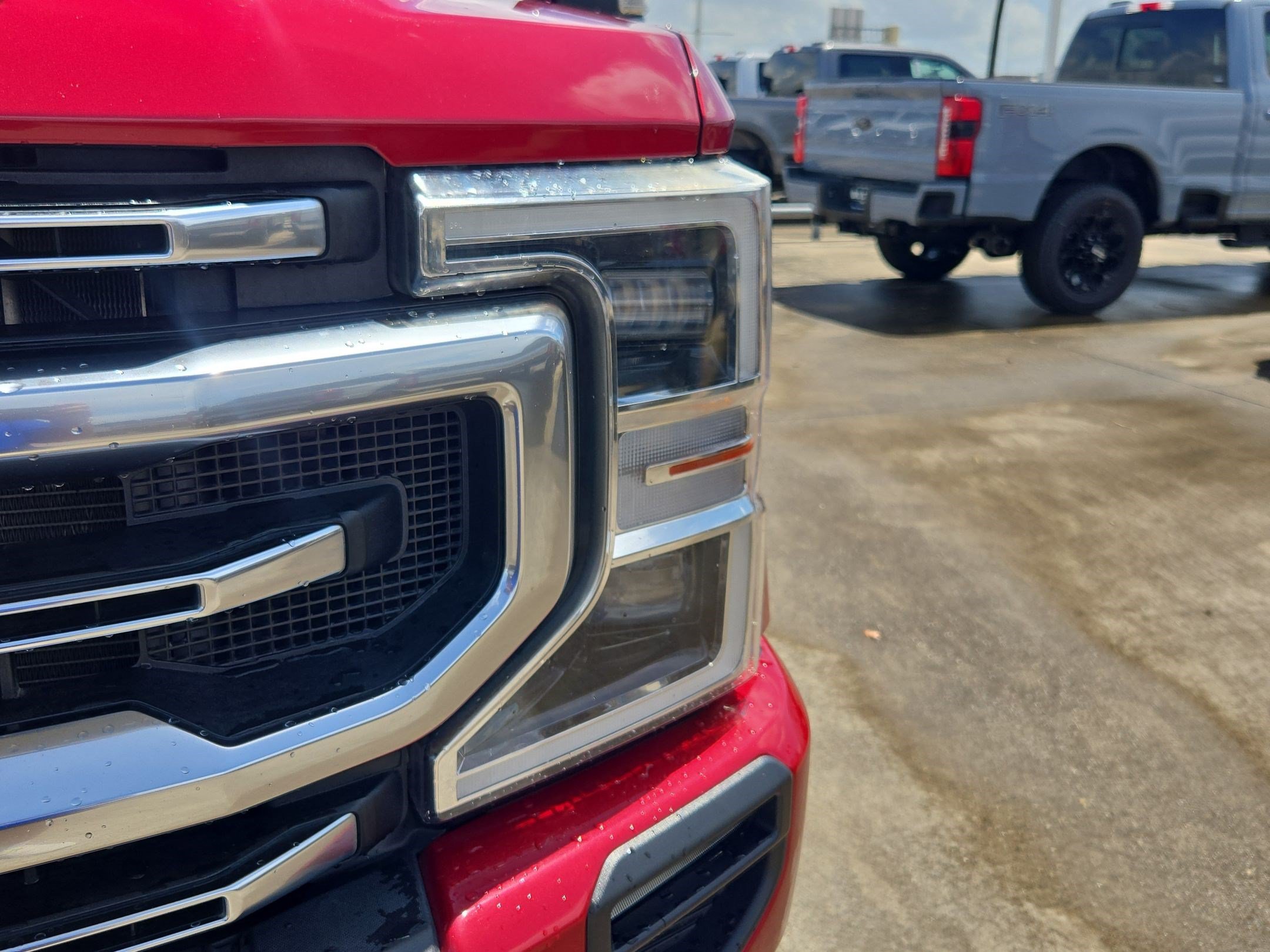Used 2022 Ford F250 Platinum w/ FX4 Off-Road Package AWD/4WD image 12