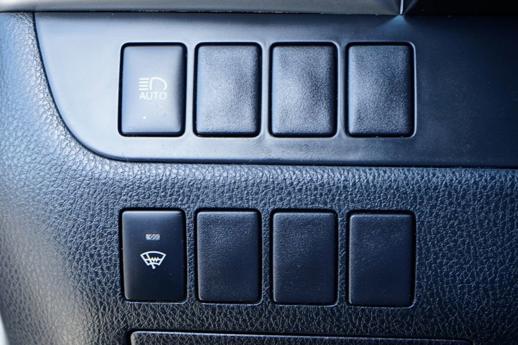Used 2017 Toyota Highlander LE FWD image 18