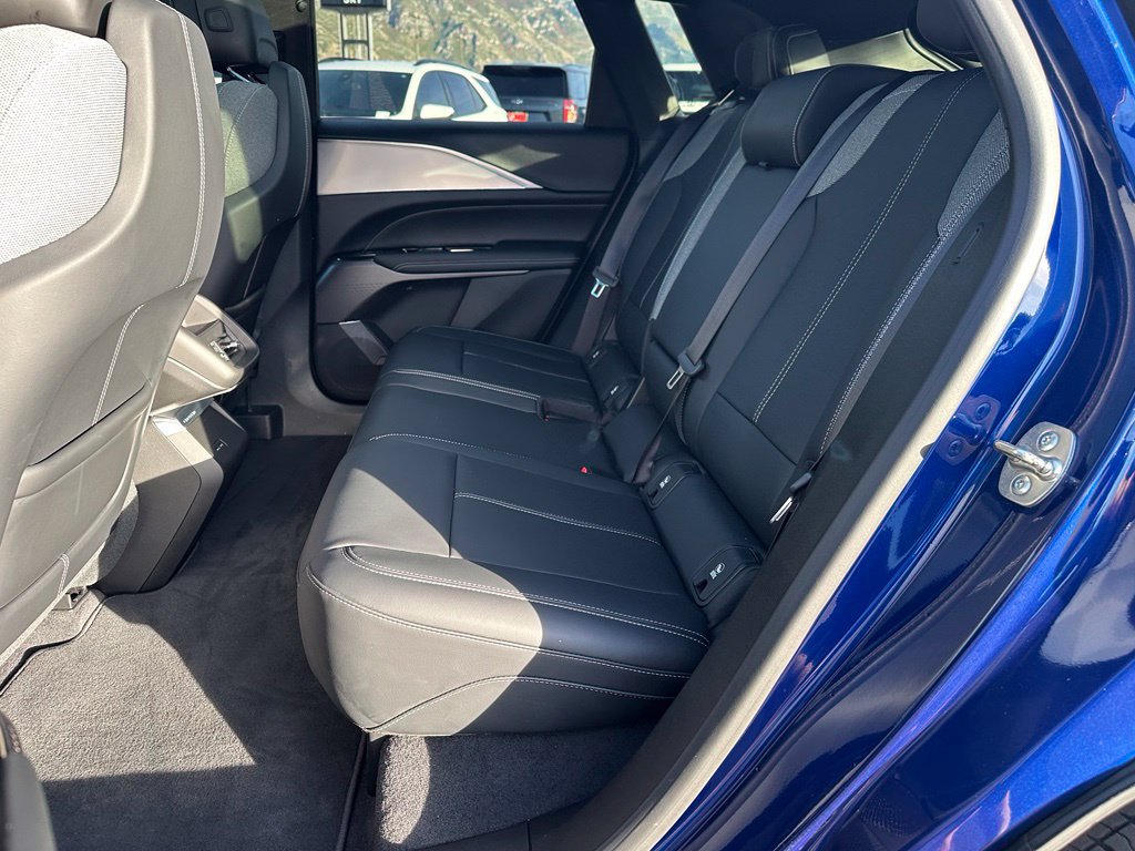 Certified 2024 Cadillac Lyriq Tech w/ Driver Assist Package AWD/4WD image 27