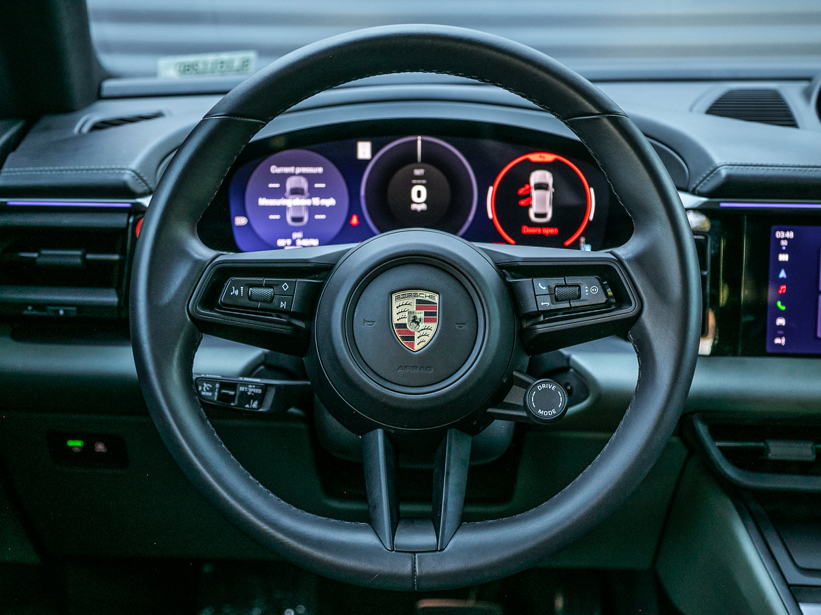 Certified 2025 Porsche Macan 4S Electric AWD/4WD image 13
