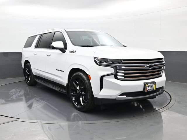 Used 2023 Chevrolet Suburban High Country w/ Advanced Technology Package AWD/4WD image 3