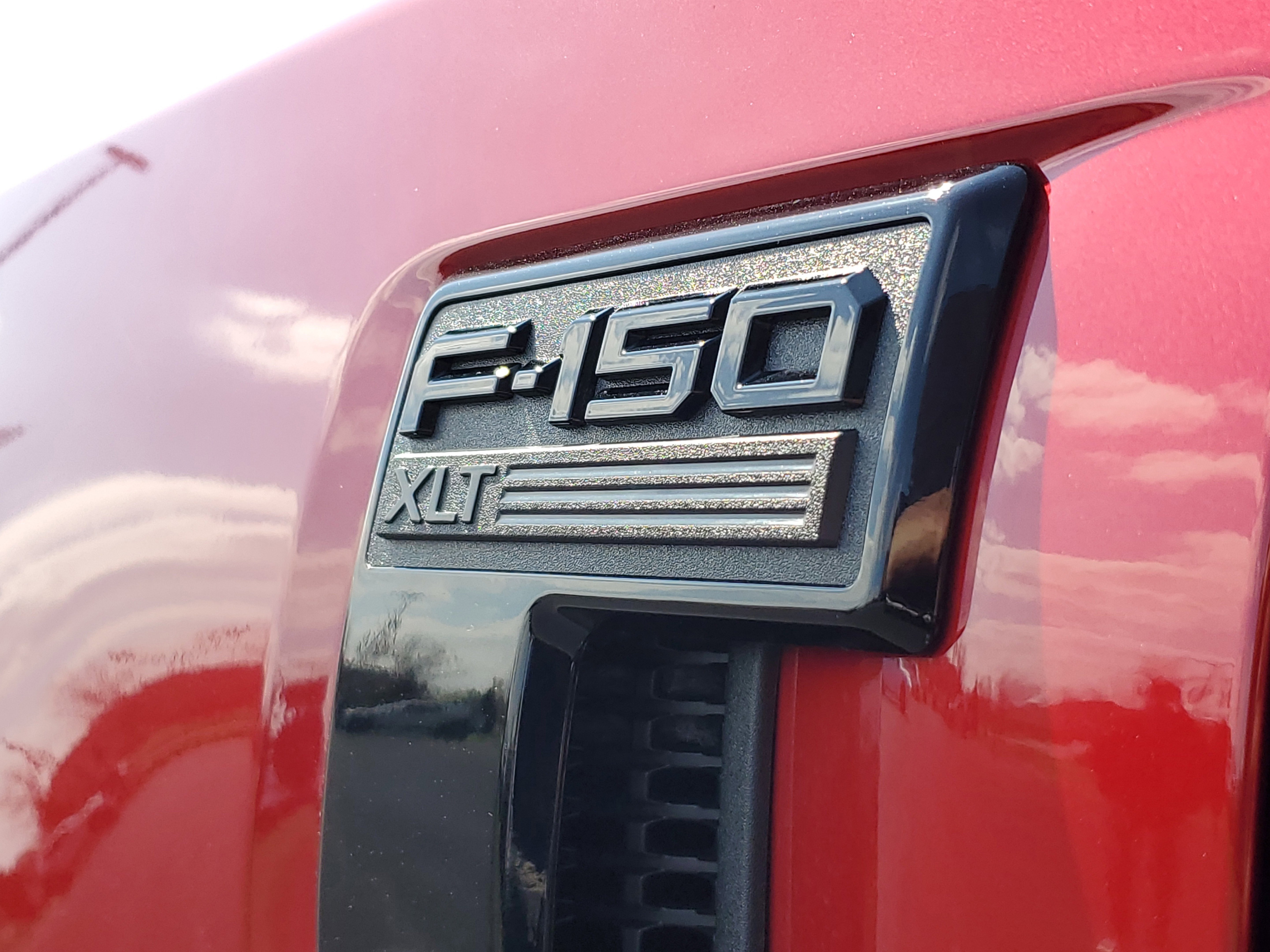 New 2025 Ford F150 XLT w/ Equipment Group 302A MID image 6