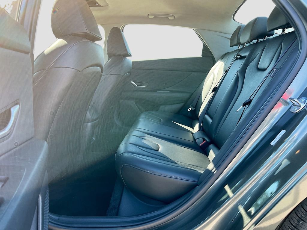 Used 2025 Hyundai Elantra Limited FWD image 24