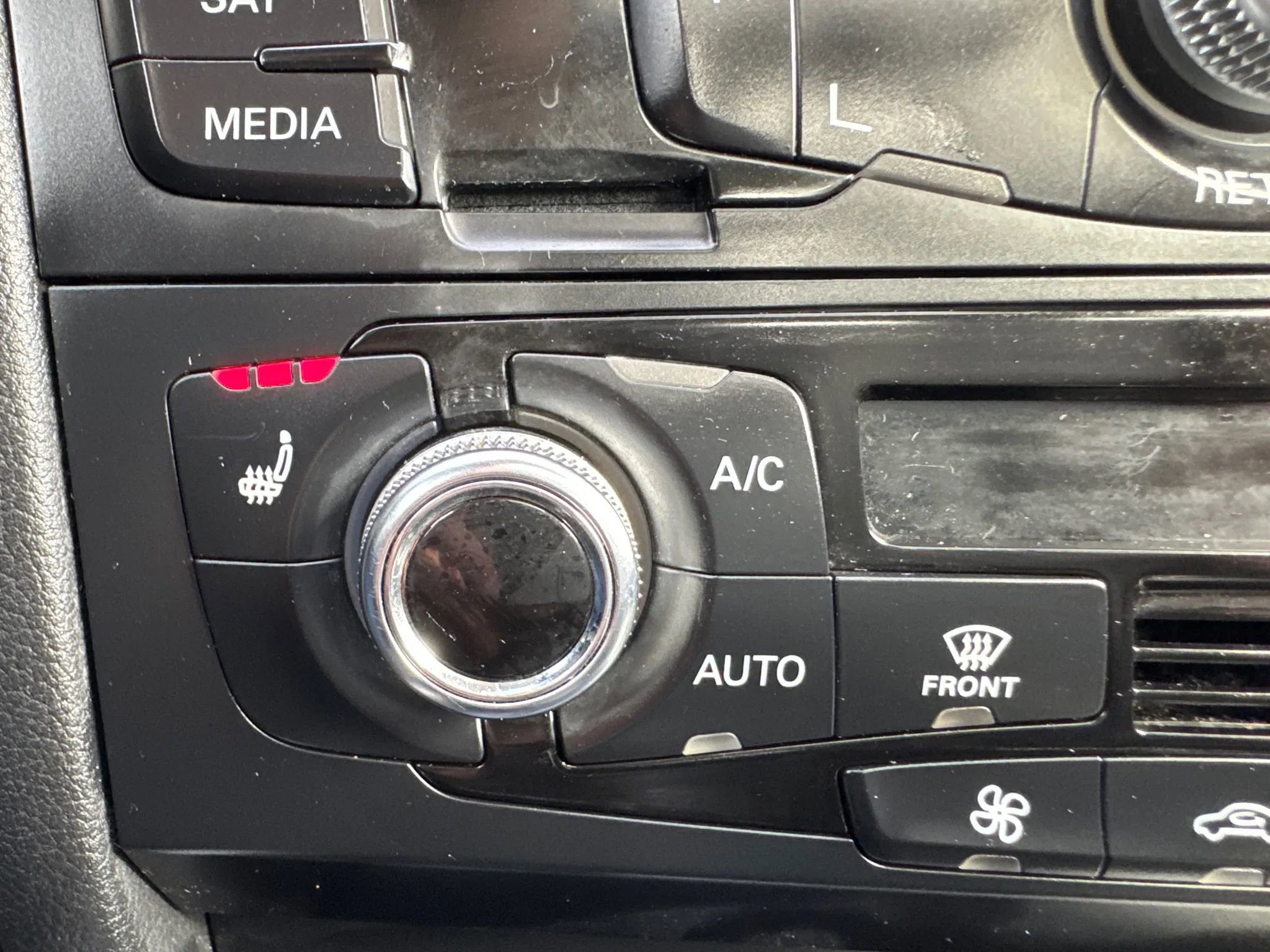 Used 2015 Audi A4 2.0T Premium image 24