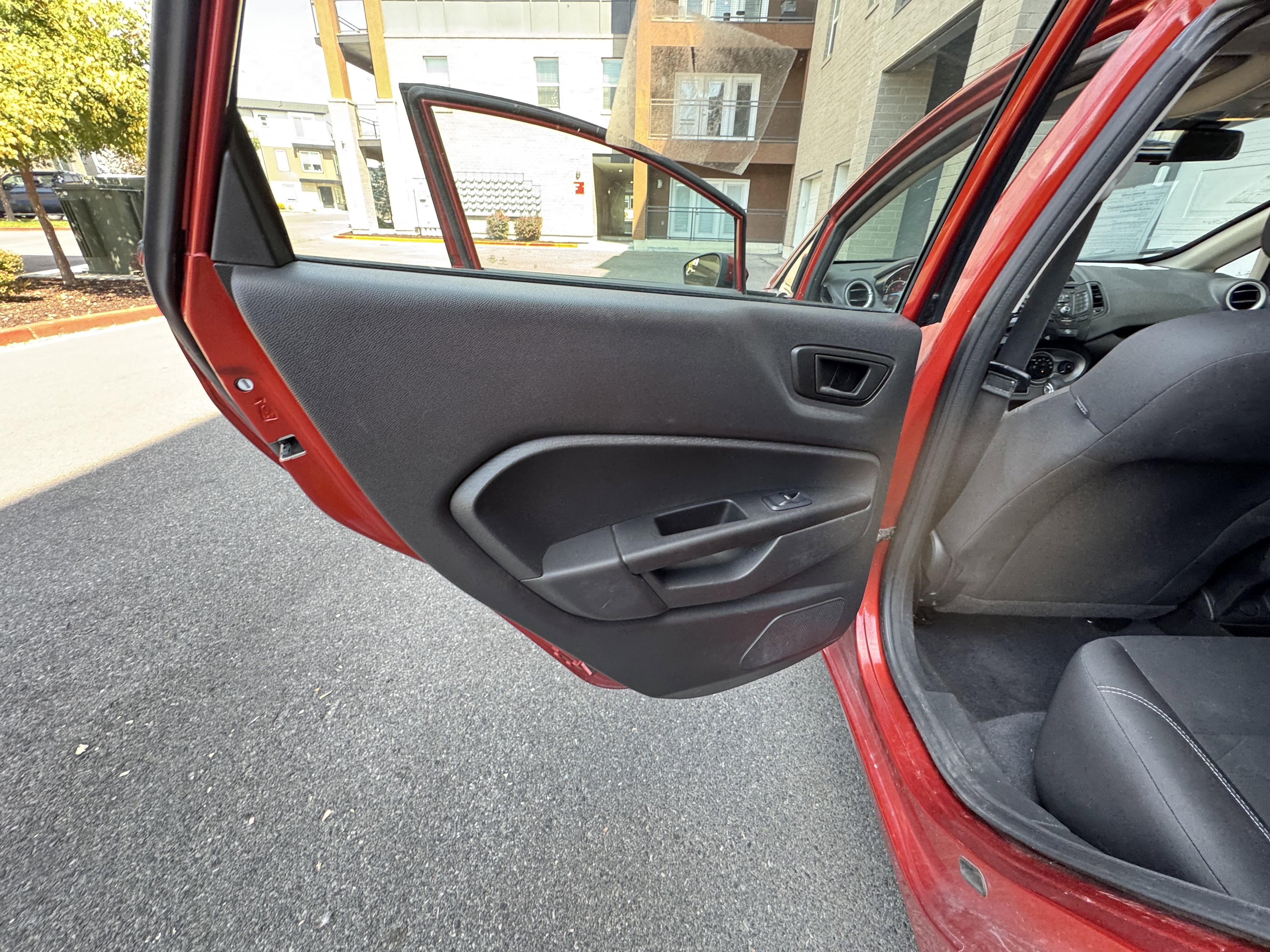 Used 2019 Ford Fiesta SE image 25