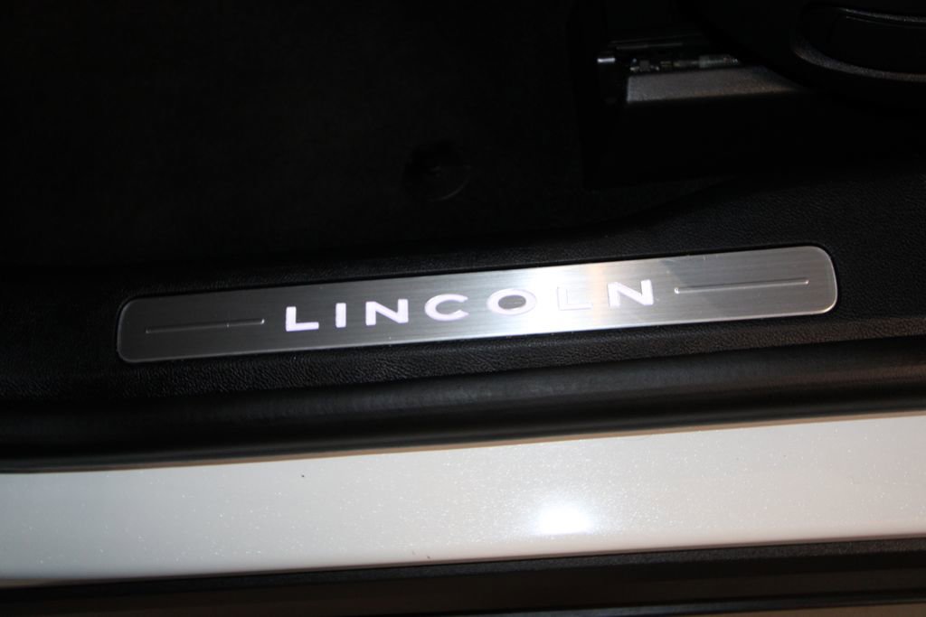Used 2024 Lincoln Corsair Grand Touring w/ Equipment Group 301A image 7