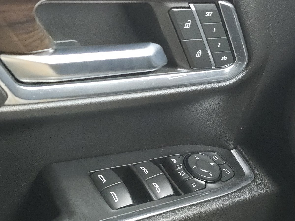 Used 2024 GMC Sierra 3500 SLT AWD/4WD image 31