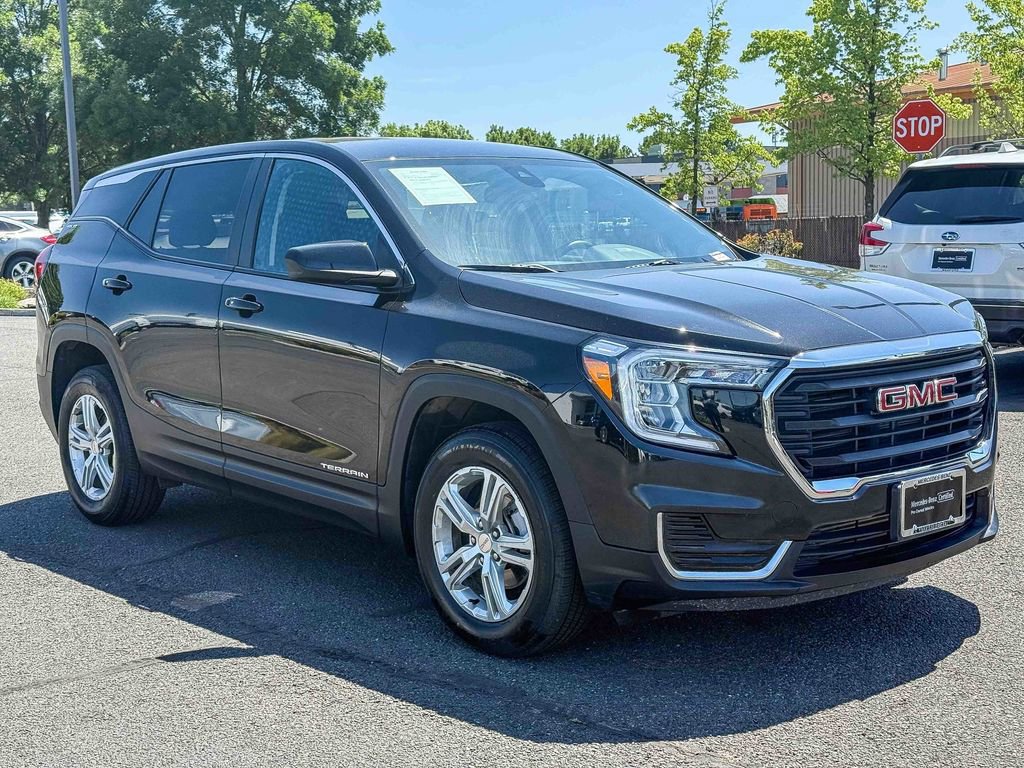 Used 2024 GMC Terrain SLE AWD/4WD image 5