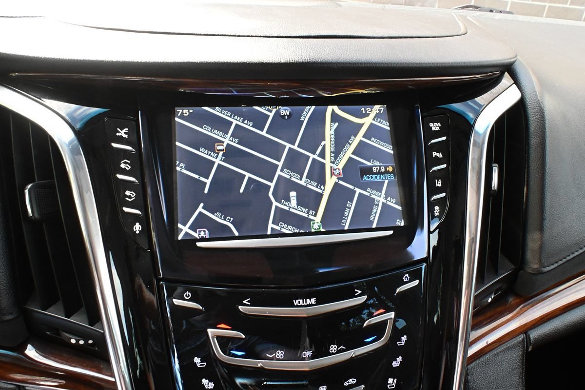 Used 2015 Cadillac Escalade Premium AWD/4WD image 13