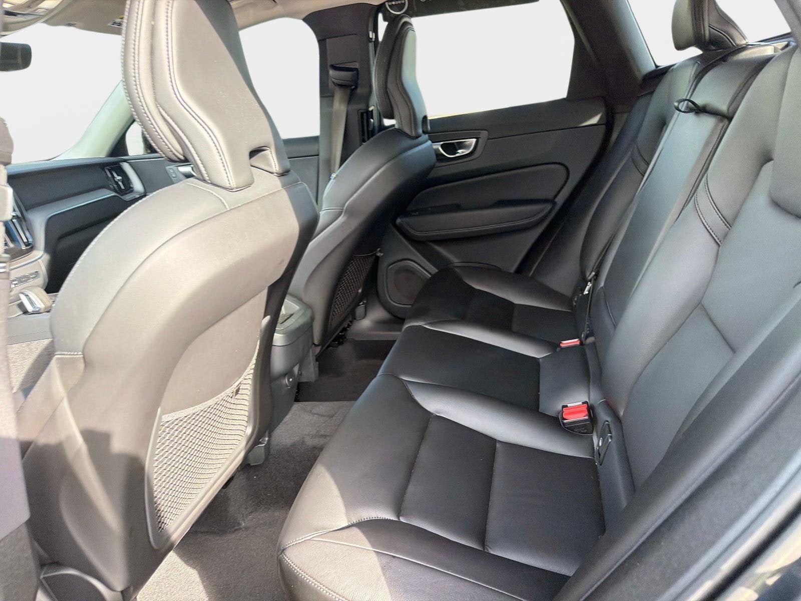 Certified 2024 Volvo XC60 B5 Core AWD/4WD image 14