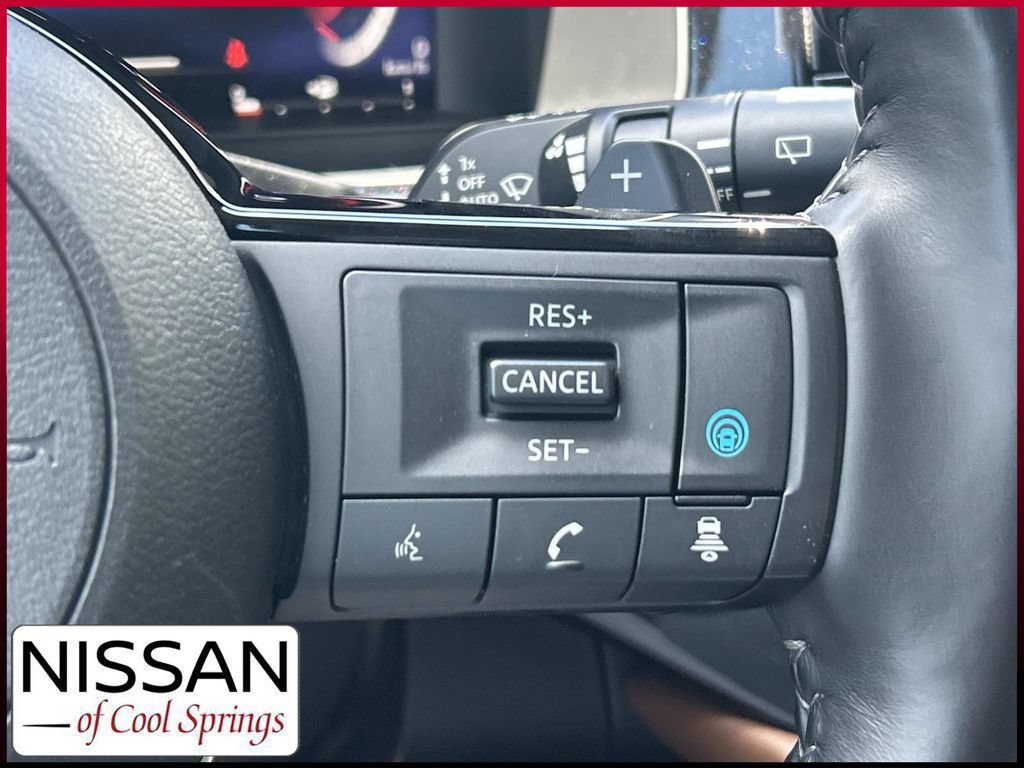 Used 2023 Nissan Pathfinder Platinum FWD image 32