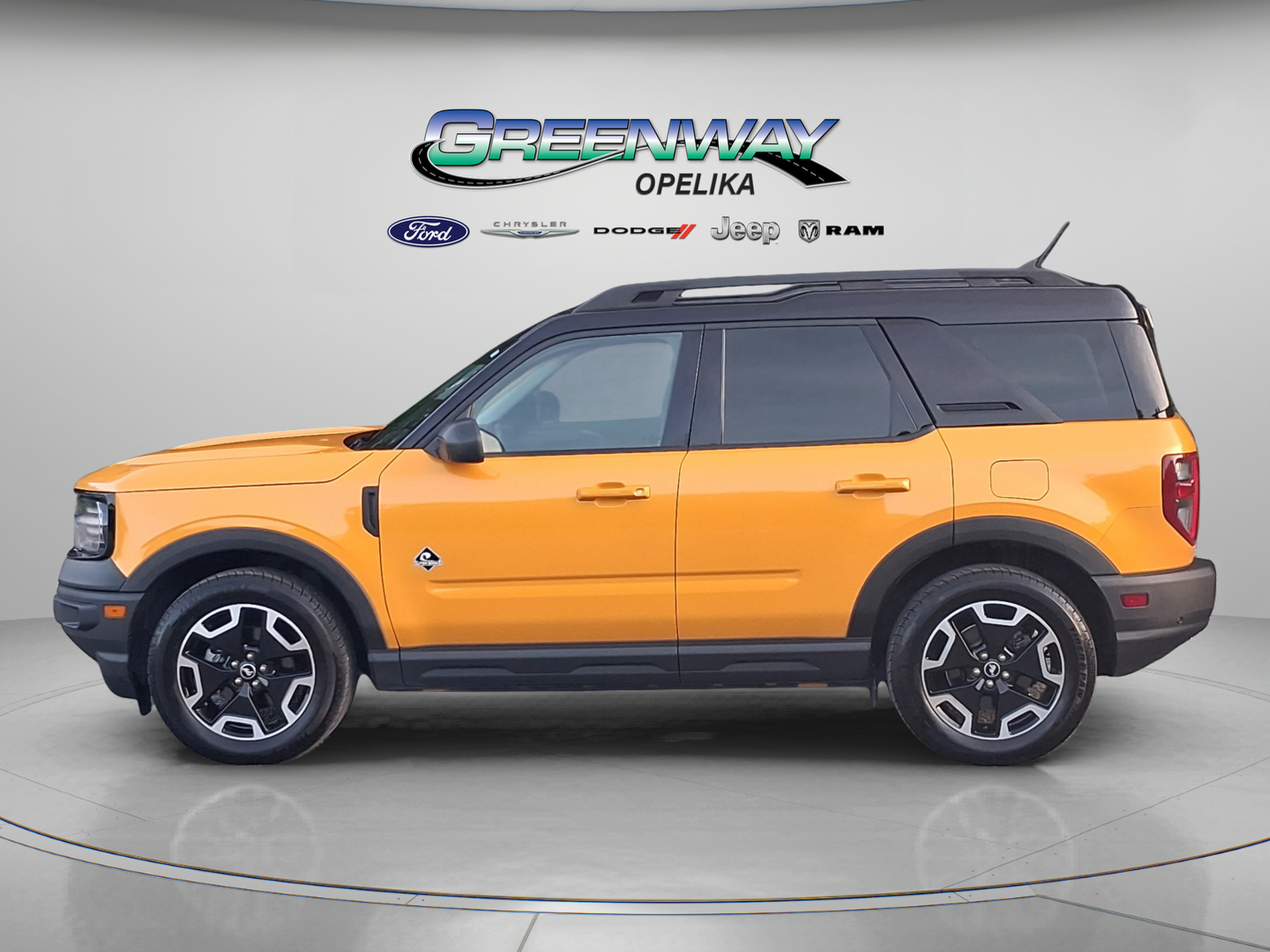 Used 2022 Ford Bronco Sport Outer Banks w/ Tech Package AWD/4WD image 6