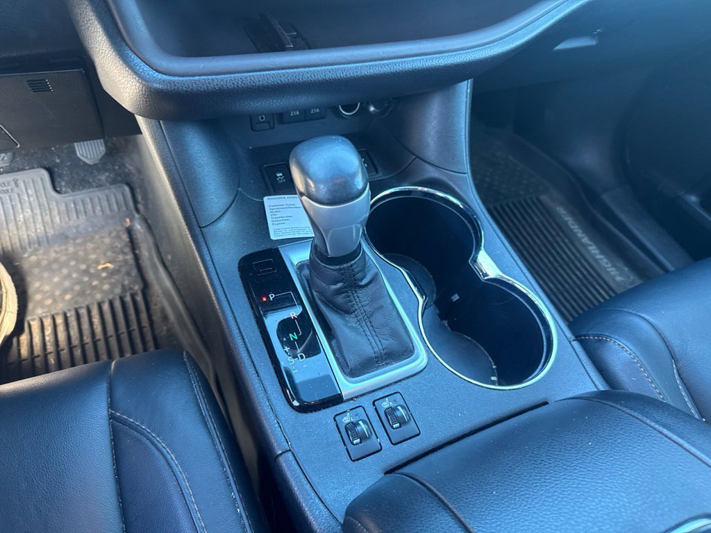 Used 2018 Toyota Highlander XLE AWD/4WD image 21