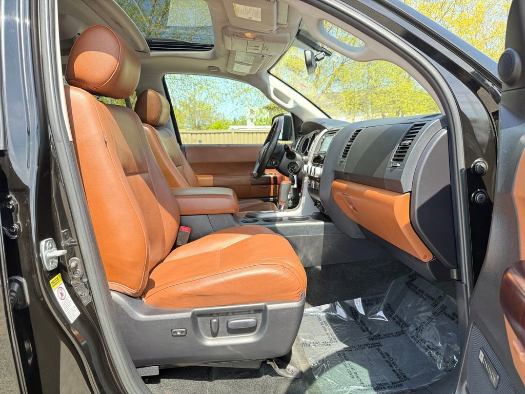 Used 2015 Toyota Sequoia Platinum image 36