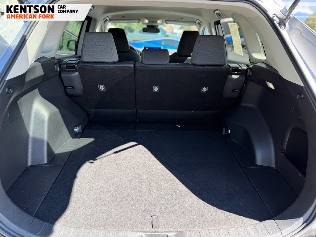 Used 2025 Toyota RAV4 XLE AWD/4WD image 32
