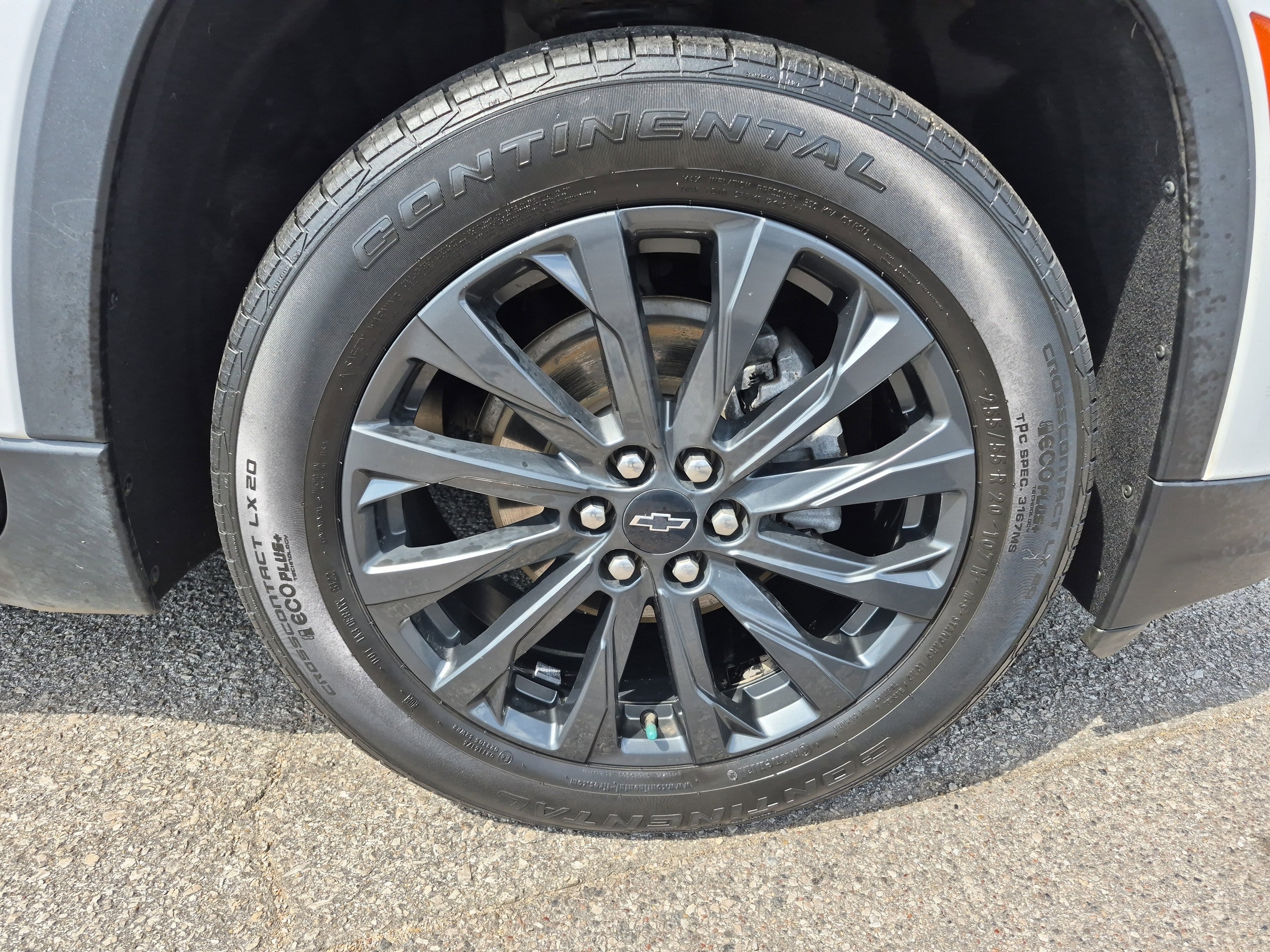 Used 2023 Chevrolet Traverse RS image 8