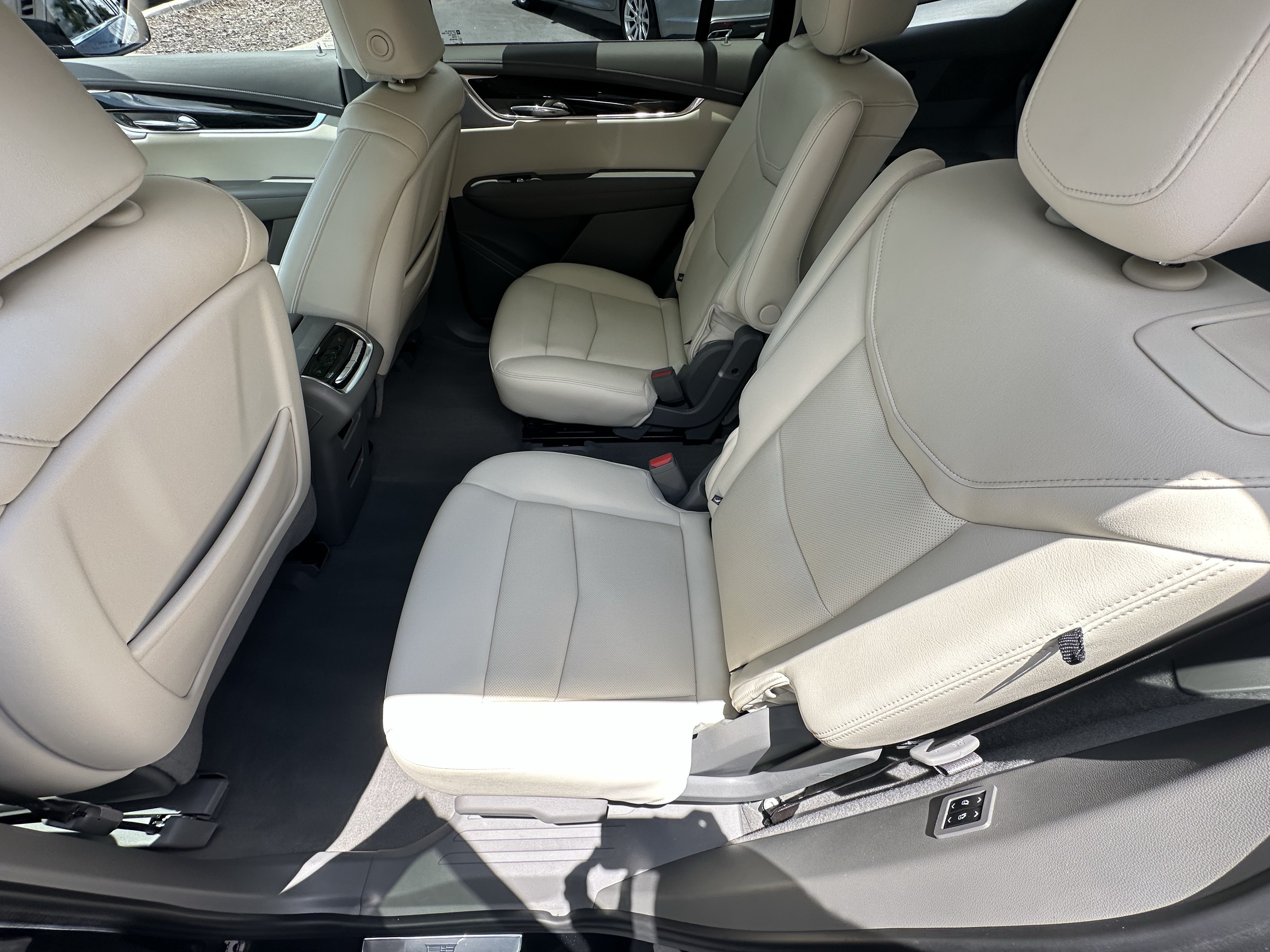 Certified 2023 Cadillac XT6 Premium Luxury w/ Technology Package FWD image 17