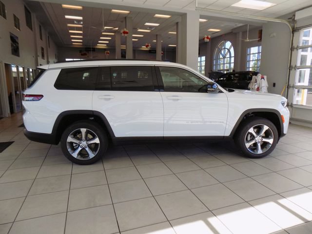 New 2026 Jeep Grand Cherokee L Limited w/ Trailer Tow Package RWD image 9