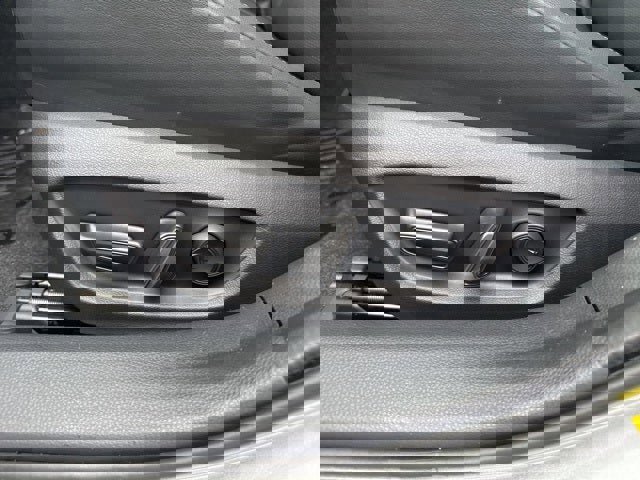 Used 2025 Toyota Prius XLE image 21