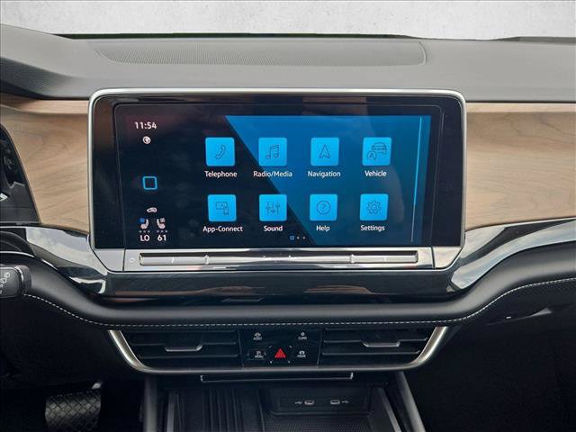 Used 2025 Volkswagen Atlas SE FWD image 14