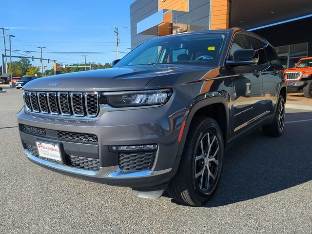 Used 2023 Jeep Grand Cherokee L Limited AWD/4WD image 8