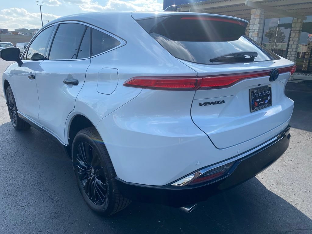 Used 2024 Toyota Venza Nightshade AWD/4WD image 5
